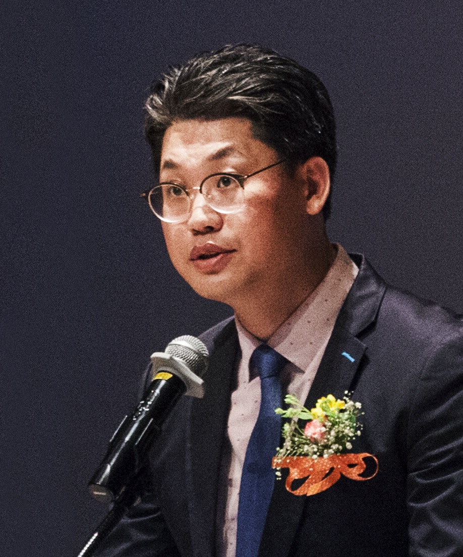 Lee Seung Hwan 